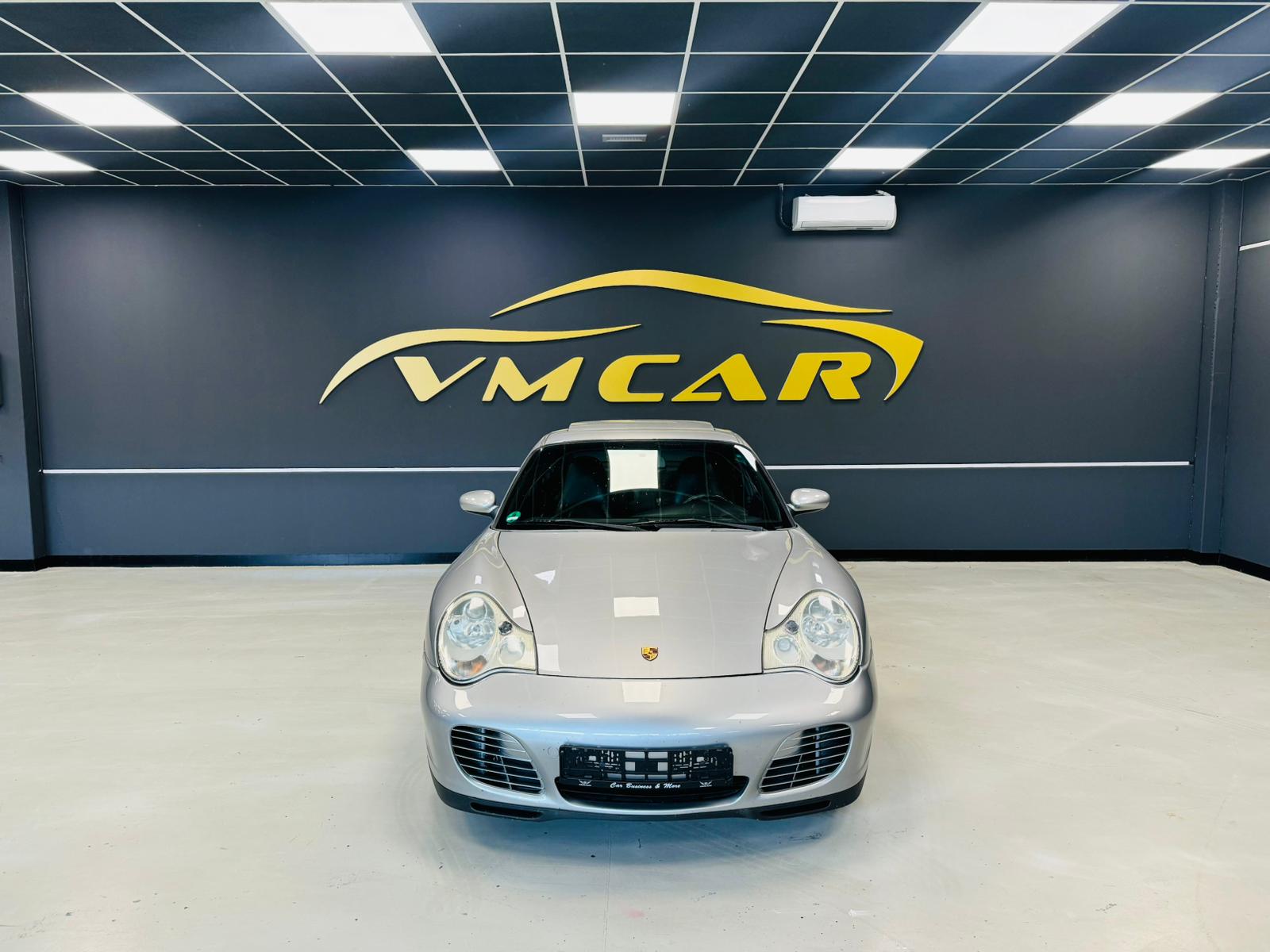 Porsche 911 nello showroom VM Car